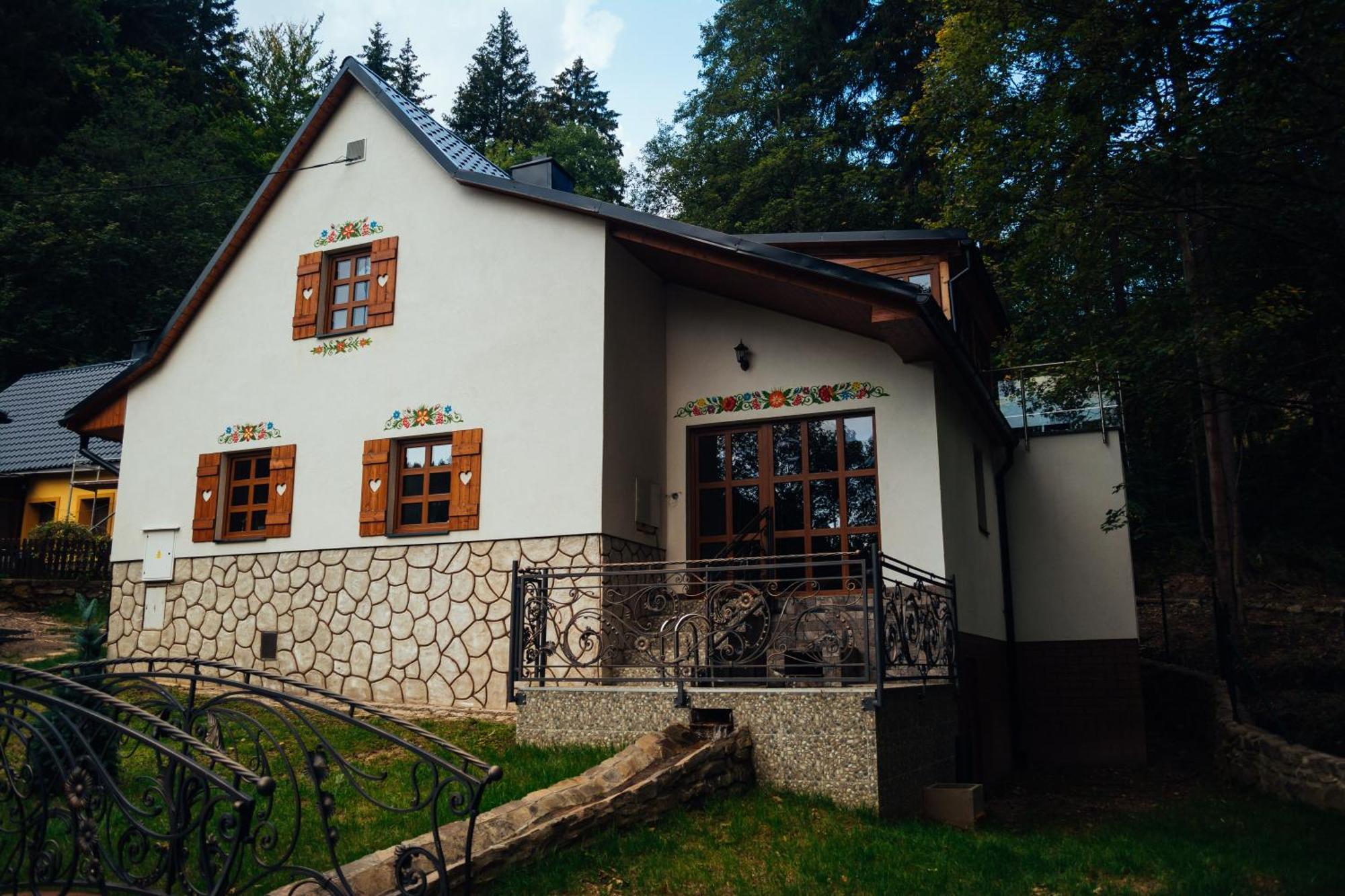 Chata Pohadka- "Lesni Udoli" Perštejn Buitenkant foto